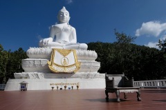 White Buddha (Wat Phra That Mae Yen)