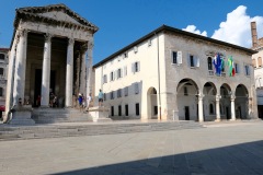 Temple of Augustus, Pula